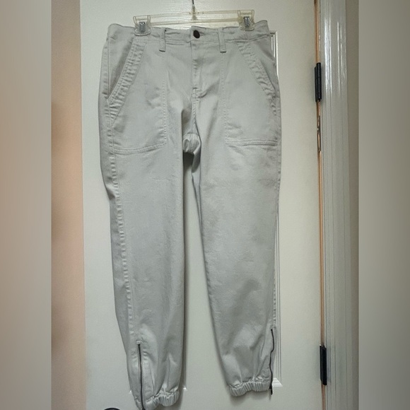 CAbi Pants - CAbi Women's cream Cropped Pants